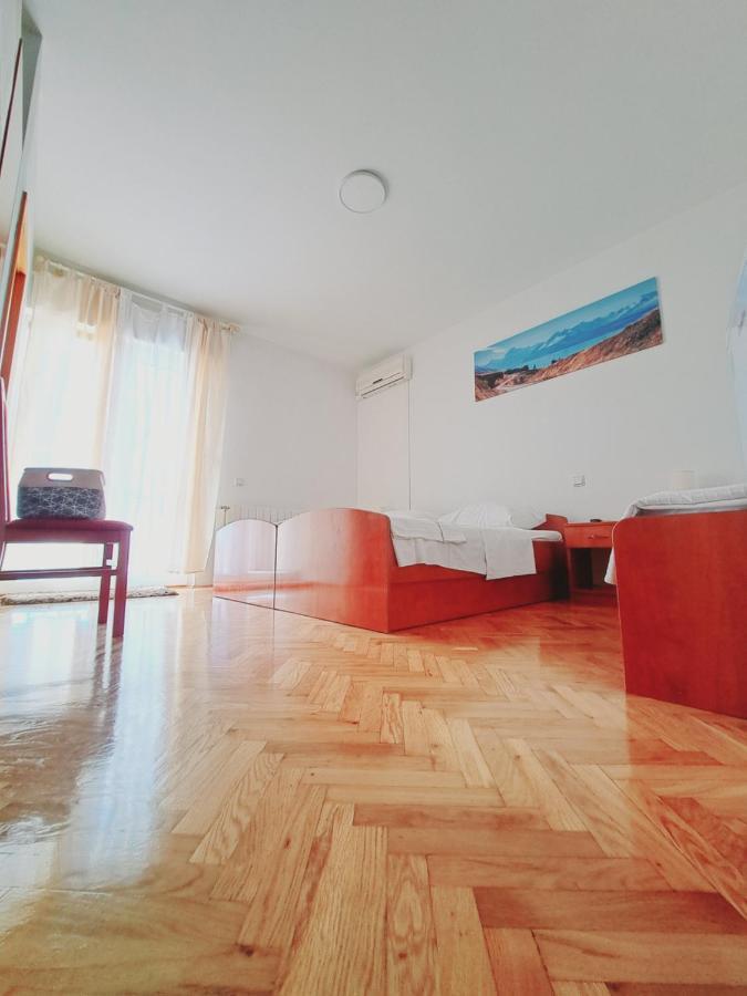 Guesthouse Varnica Kaštel Lukšić エクステリア 写真