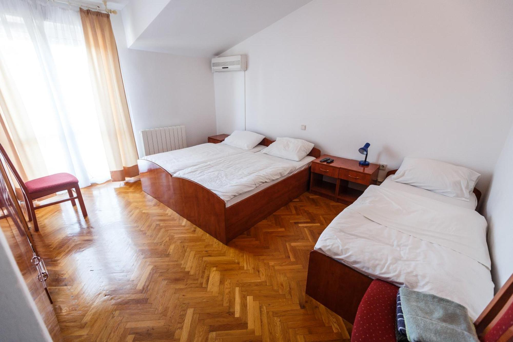 Guesthouse Varnica Kaštel Lukšić エクステリア 写真